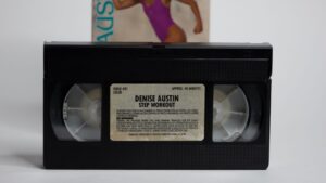 Denise Austin's Step Workout / 1998 - VHS - Image 10