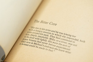 The Bitter Core By Denise Robins / 1998 - Image 10