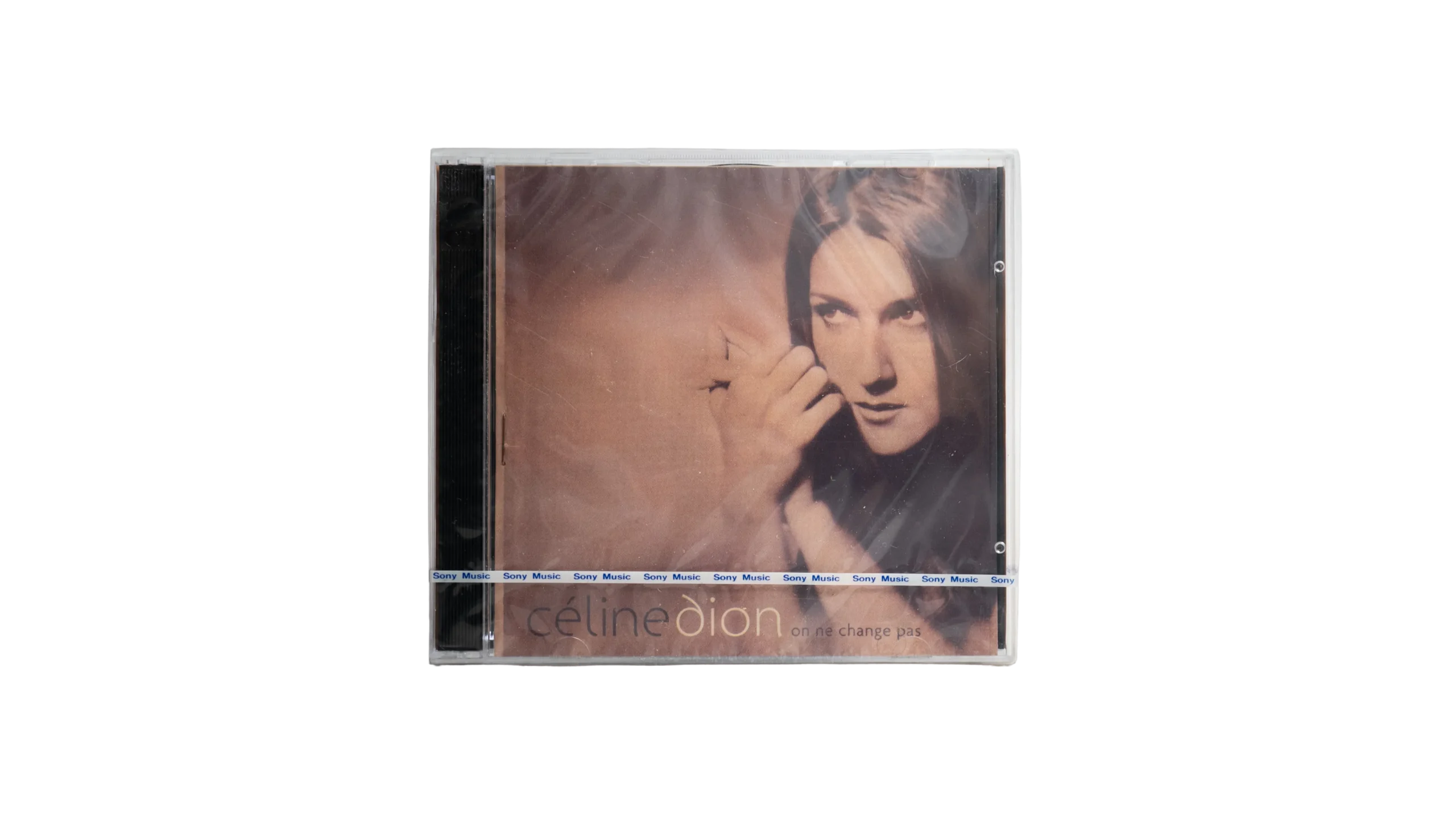 DSC01525 Céline Dion – On Ne Change Pas Music CD - Image 1